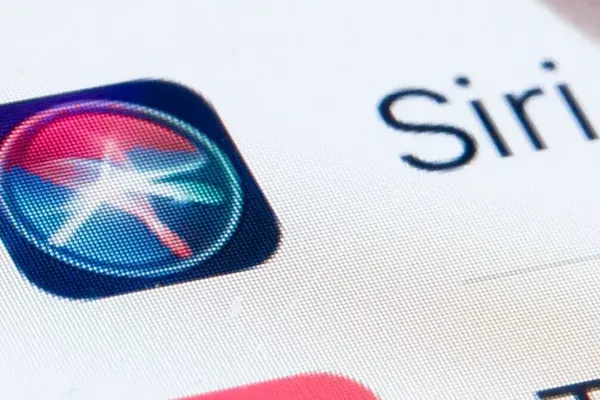 Apple Opens Siri to Third-Party AI Chatbot Extensions