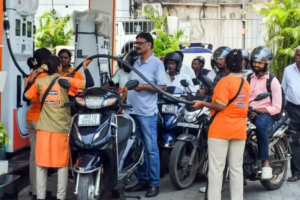 Indian Fuel Prices Hold Steady