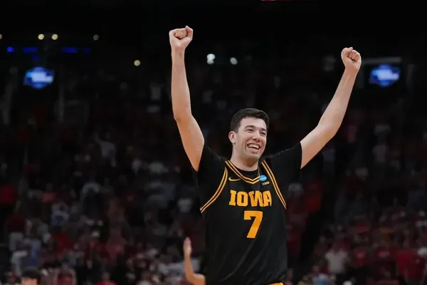 Hoiberg Error Leaves Nebraska Short Handed in Iowa Loss