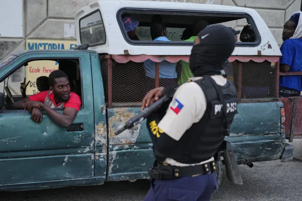 Violence Engulfs Central Haiti in Brutal Gang Conflict
