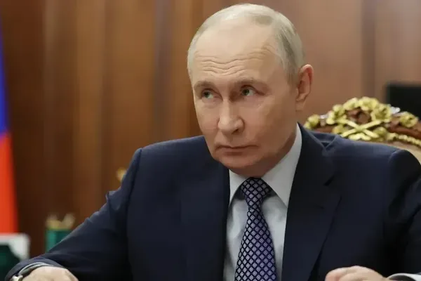 Vladimir Putin Attends Easter Mass with Patriarch Kirill