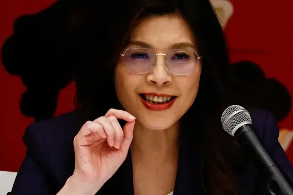 Xi Jinping Hosts Cheng Li-wun for Cross-Strait Talks